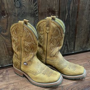 NEW Double H Men’s boot. Size 8 Wide.